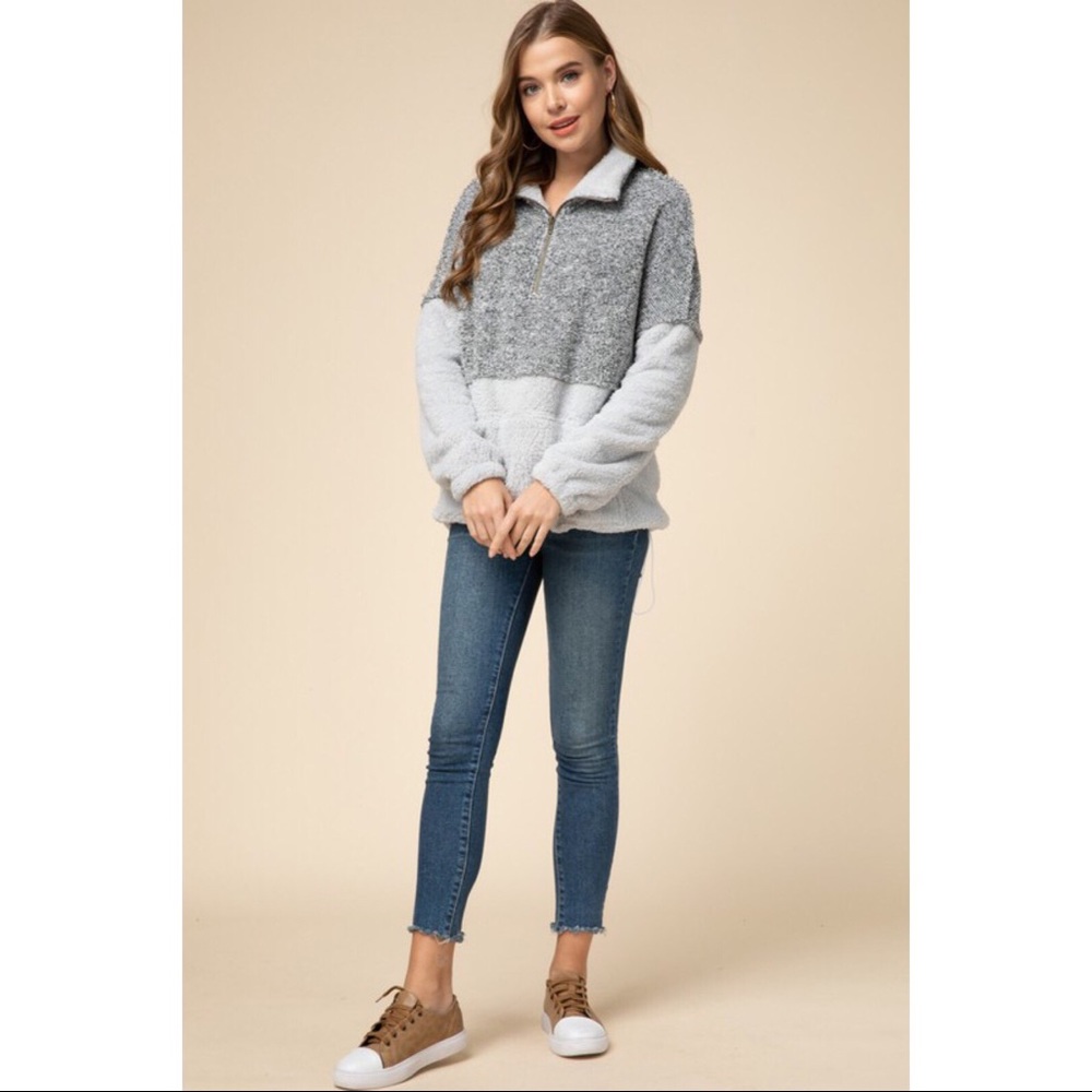 LAST ONE! Color Blocked Sherpa Pullover - Grey - Picture 3 of 5